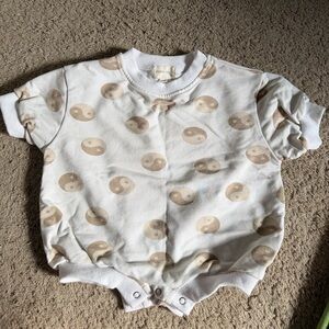 Yin Yang Print Short Sleeve Romper in Cream & Tan